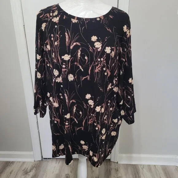 Masai flowered blouse with button down back - Picture 1 of 9